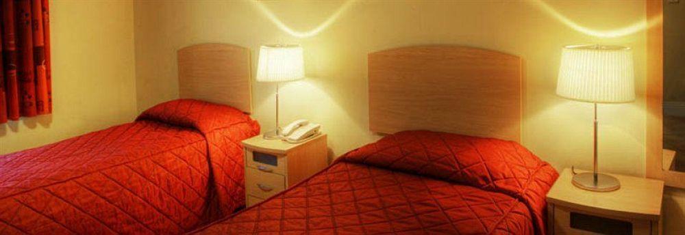 קאסלבר Breaffy Woods Hotel מראה חיצוני תמונה