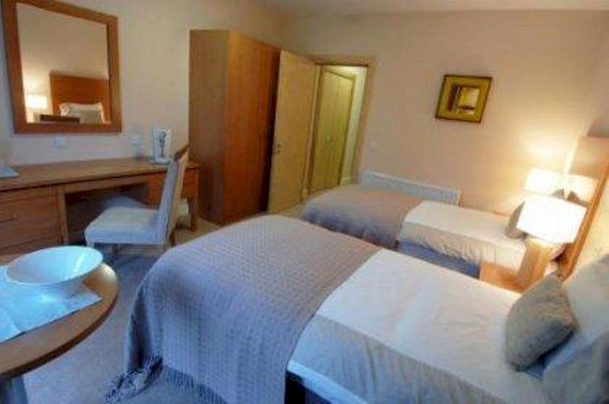 קאסלבר Breaffy Woods Hotel מראה חיצוני תמונה